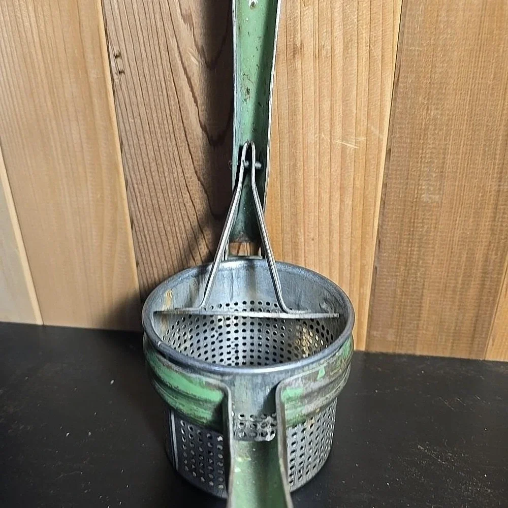 Primitive Green Handle Ricer‎ Potato Masher Food Press Metal